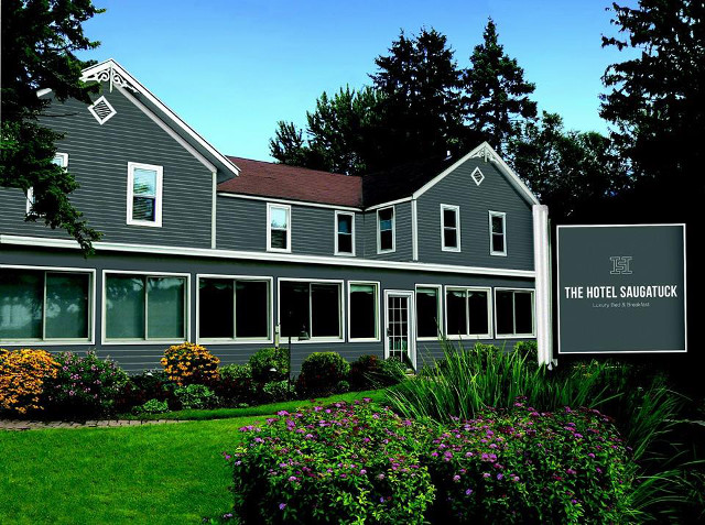 Read more about the article Historic building revived for Saugatuck B&B